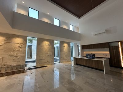 Residencia de Lujo sobre Terreno de 1,200 m² | Lagos del Sol, imagen 10