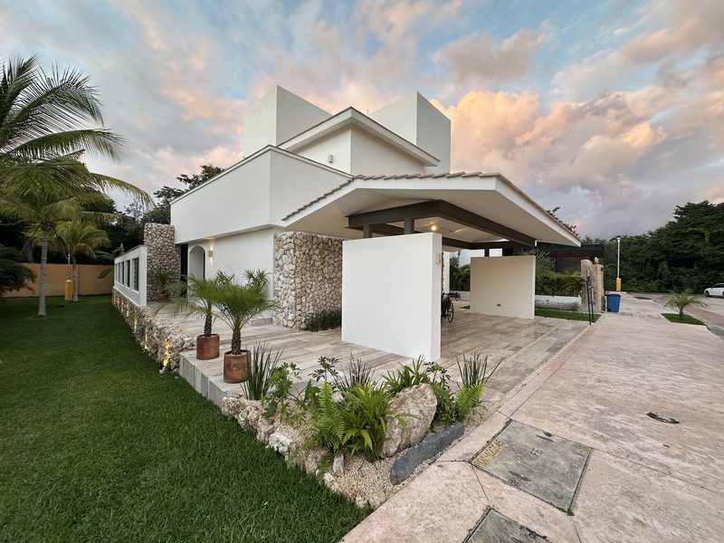 Casa de Lujo en Venta en Lagos del Sol Cancún | 5 Recámaras | Alberca Privada
