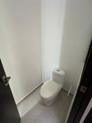 Amplio Departamento en Venta en Cancún Centro 2 Recámaras con 2 Estacionamientos Techados y Alberca, imagen 24