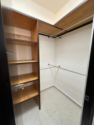 Amplio Departamento en Venta en Cancún Centro 2 Recámaras con 2 Estacionamientos Techados y Alberca, imagen 27
