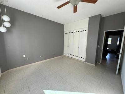 Amplio Departamento en Venta en Cancún Centro 2 Recámaras con 2 Estacionamientos Techados y Alberca, imagen 31