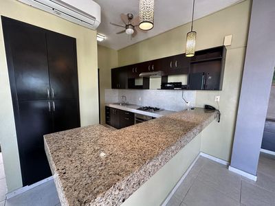 Amplio Departamento en Venta en Cancún Centro 2 Recámaras con 2 Estacionamientos Techados y Alberca, imagen 11