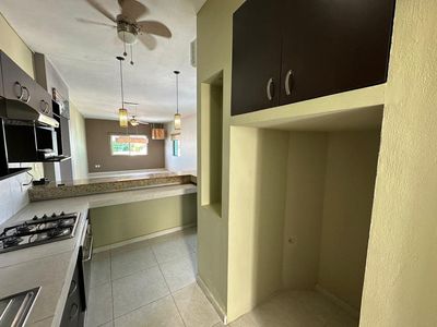 Amplio Departamento en Venta en Cancún Centro 2 Recámaras con 2 Estacionamientos Techados y Alberca, imagen 12