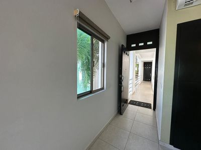 Amplio Departamento en Venta en Cancún Centro 2 Recámaras con 2 Estacionamientos Techados y Alberca, imagen 10