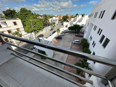 Amplio Departamento en Venta en Cancún Centro 2 Recámaras con 2 Estacionamientos Techados y Alberca, imagen 6
