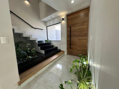Casa en Venta en Via Cumbres Cancún 3 niveles, imagen 2