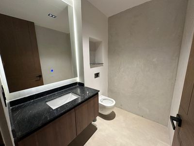 Casa en Venta en Cancún en Esquina con Alberca y Estacionamiento para 8 Autos, imagen 2