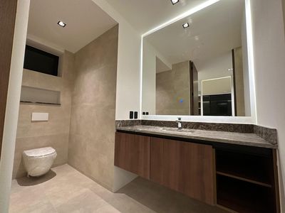 Casa en Venta en Cancún en Esquina con Alberca y Estacionamiento para 8 Autos, imagen 17