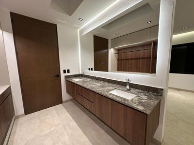 Casa en Venta en Cancún en Esquina con Alberca y Estacionamiento para 8 Autos, imagen 27