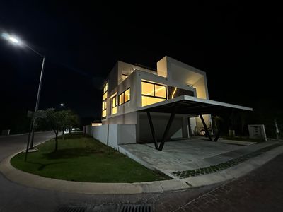 Casa en Venta en Cancún en Esquina con Alberca y Estacionamiento para 8 Autos, imagen 55