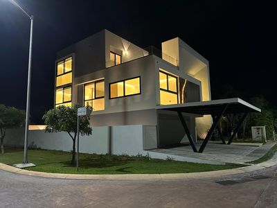 Casa en Venta en Cancún en Esquina con Alberca y Estacionamiento para 8 Autos, imagen 58